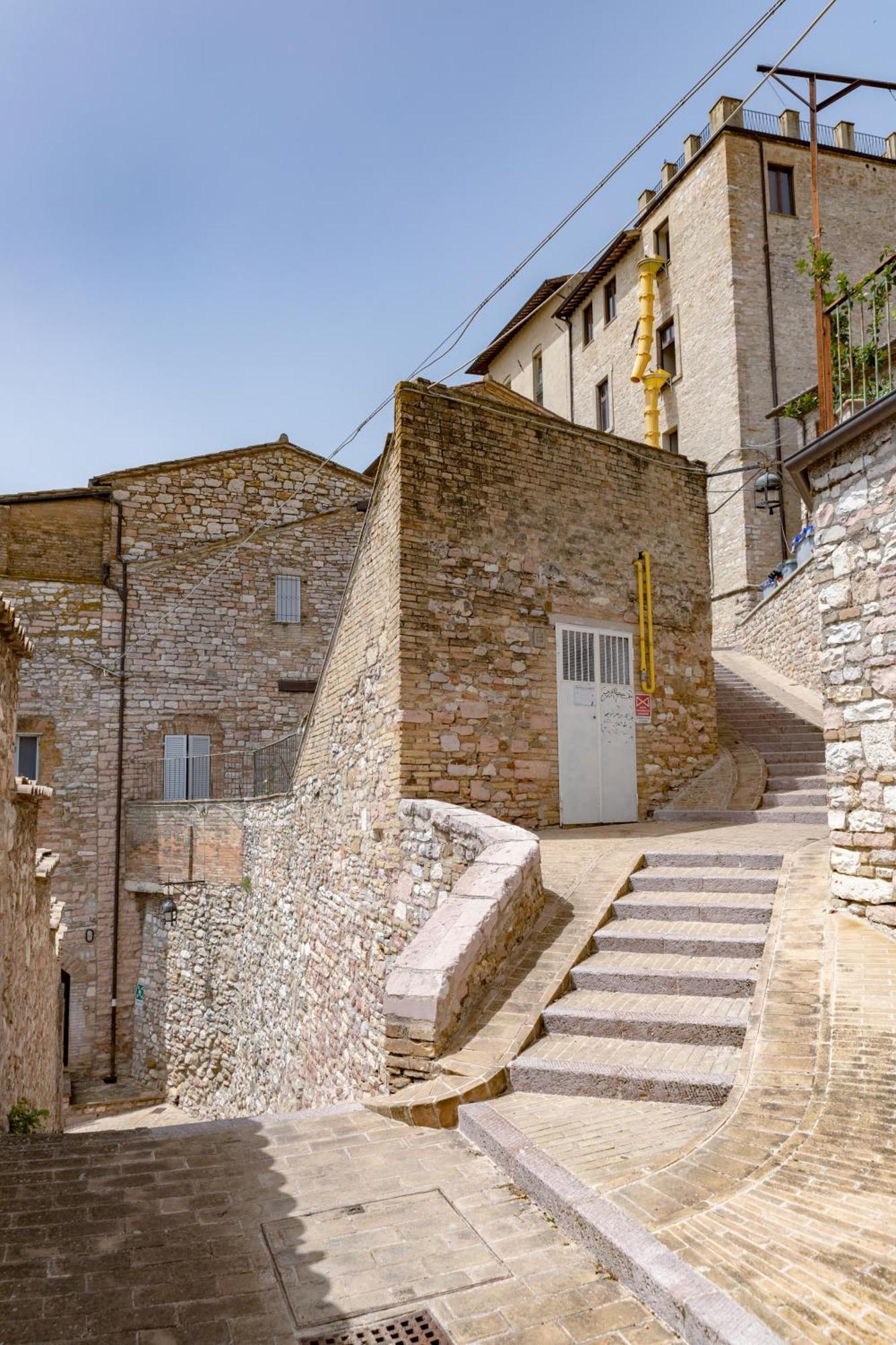 Rustic House, Con Patio E Giardino, Assisi Centro Villa Buitenkant foto